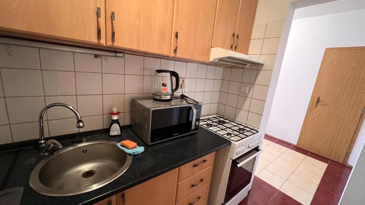 2 Room Apartment, Near Oc Galeria, Petrzalka Bratislava Extérieur photo