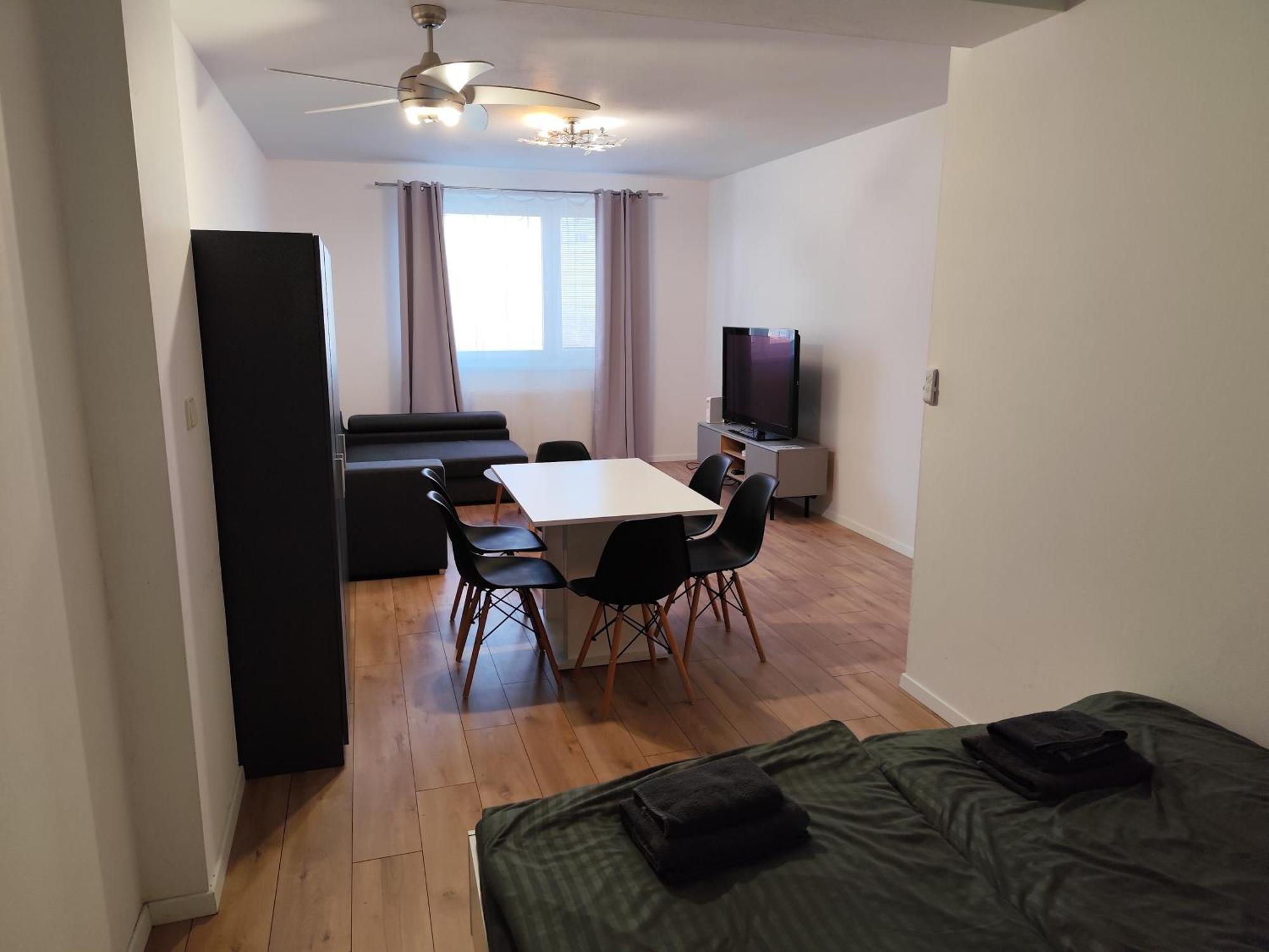 2 Room Apartment, Near Oc Galeria, Petrzalka Bratislava Extérieur photo
